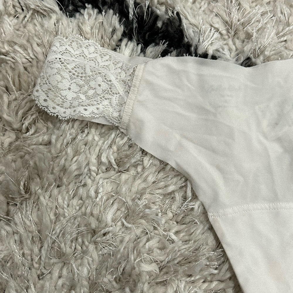 Gilly Hicks White Seamless Lace Thong
